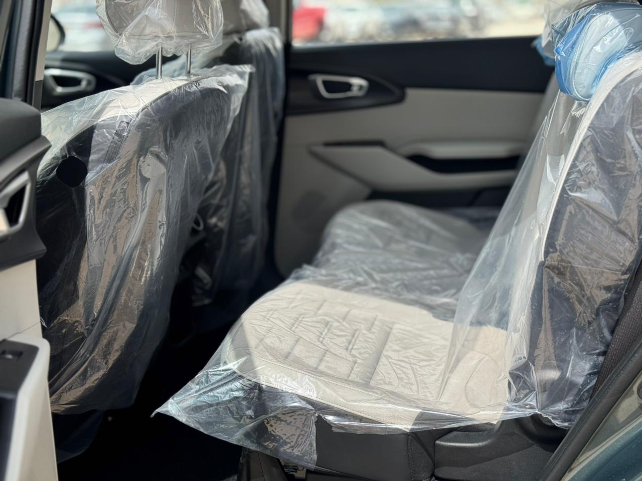 كيا كارينز LX1 2026 - صور داخلية 10