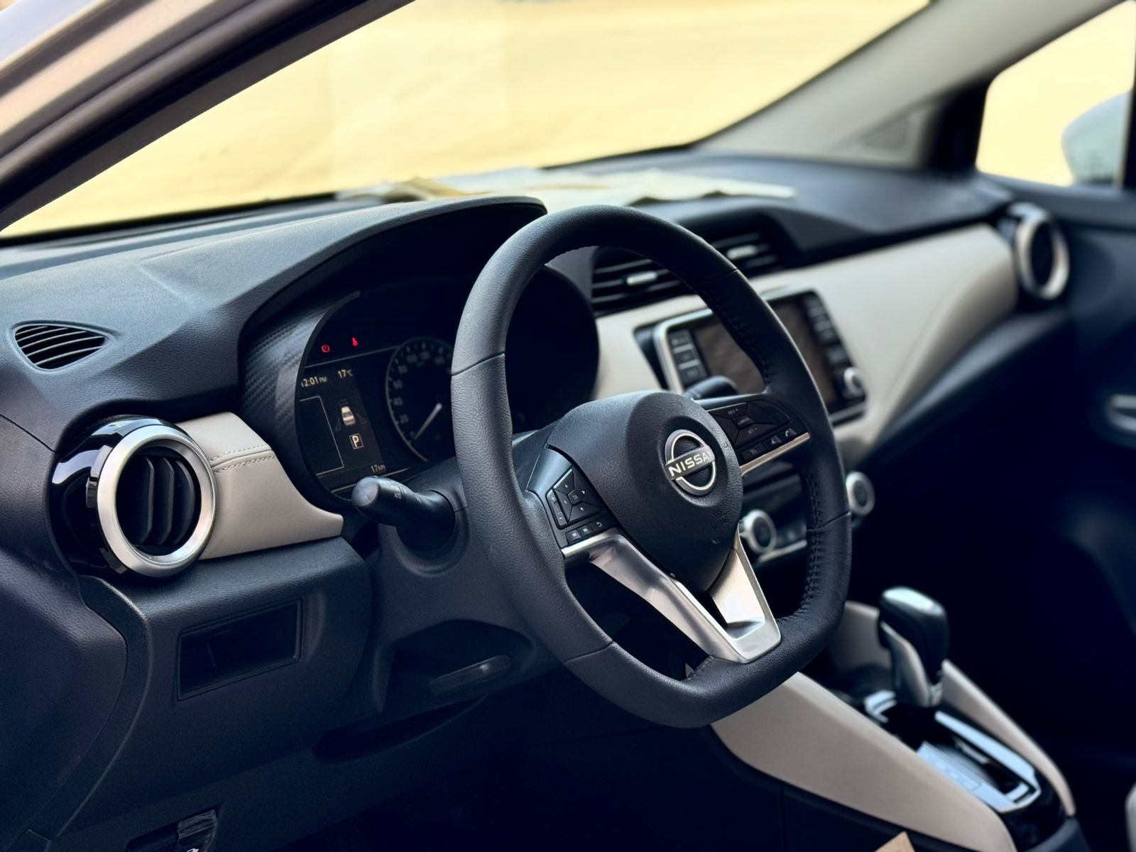 Nissan Sunny S - Exterior Photos 5