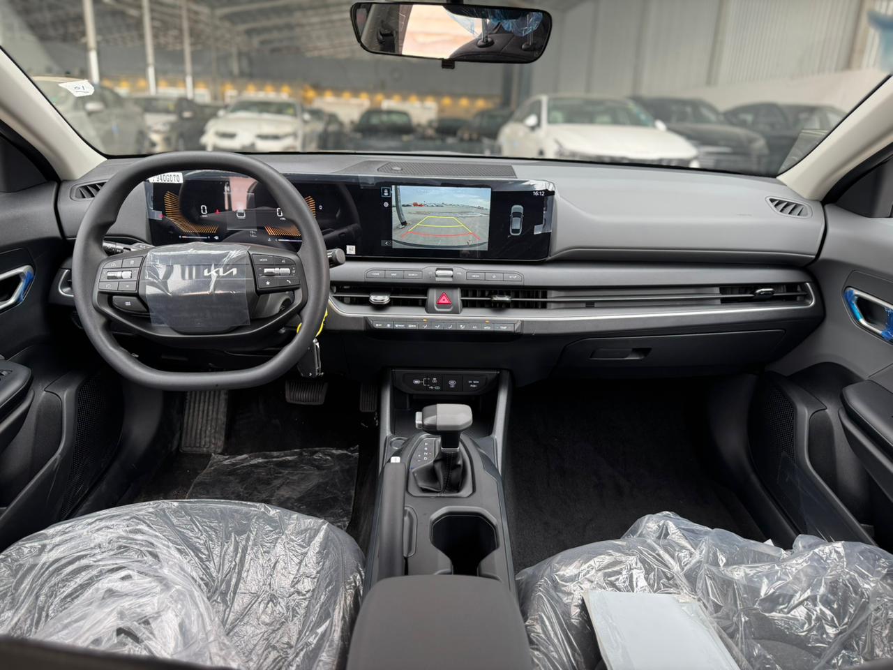 Kia K4 LX 1.6 - Exterior Photos 5