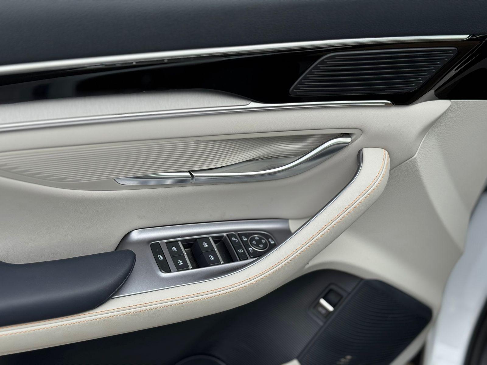 BYD Song Plus FWD - Exterior Photos 11