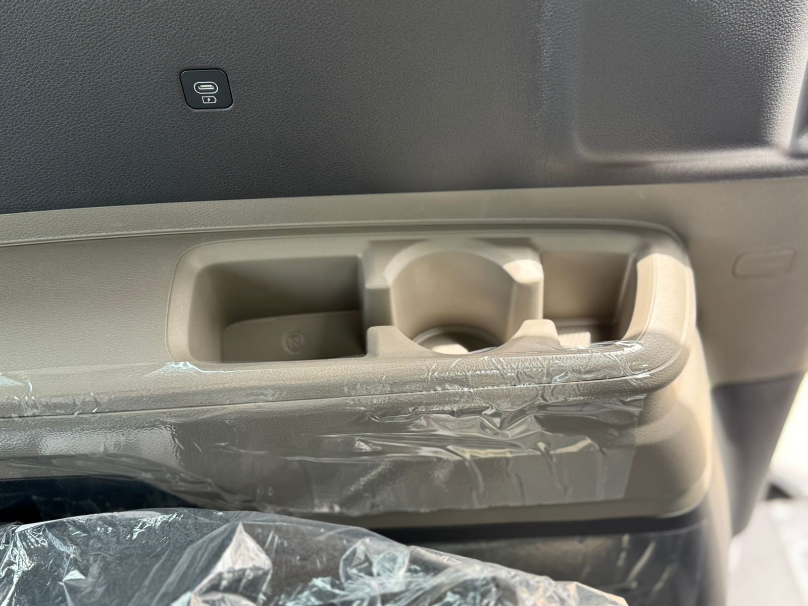 كيا كارنيفال نص فل 2026 - صور داخلية 13