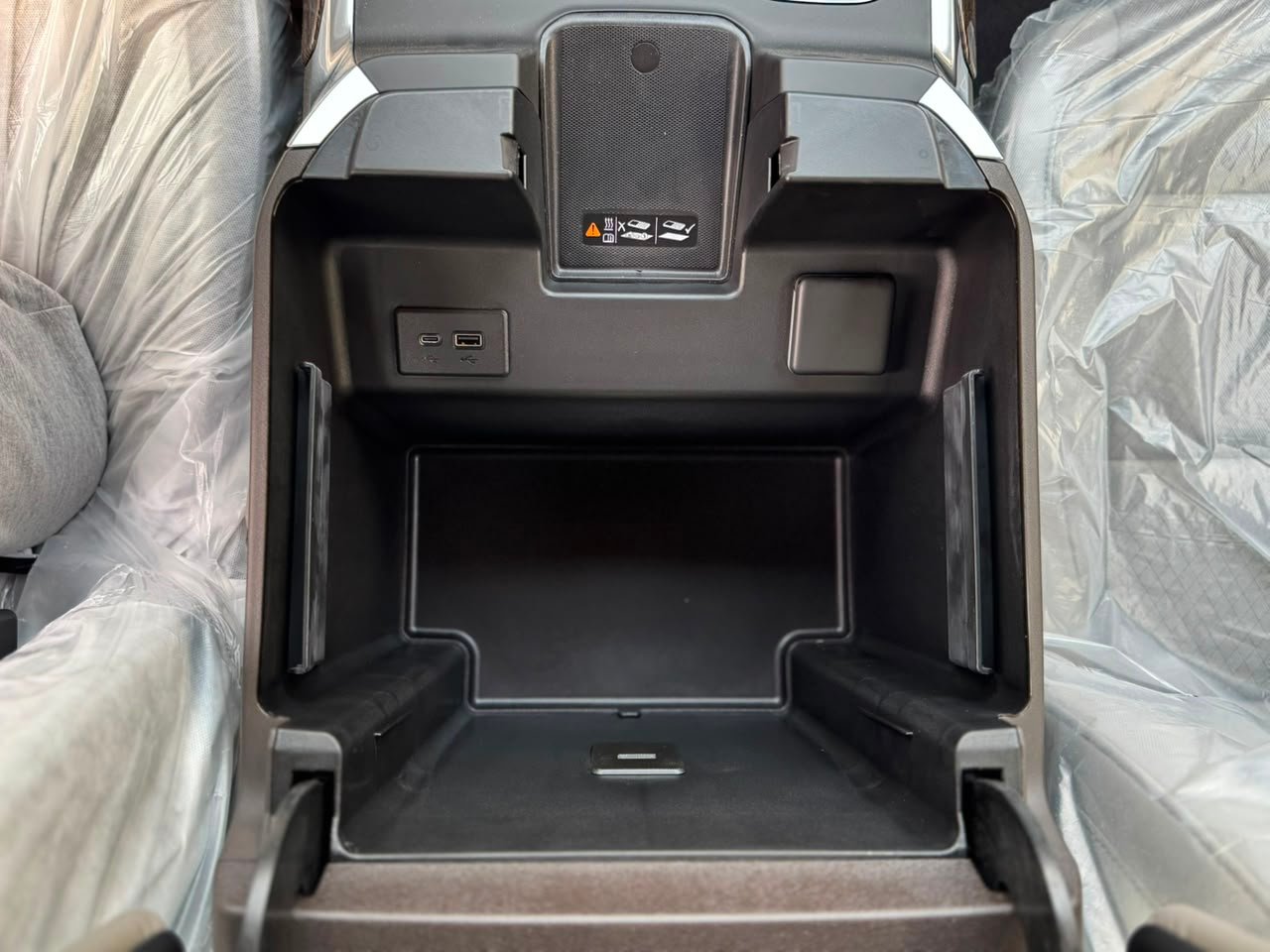 2026 GMC Sierra 1500 Elevation - Interior Photos 11